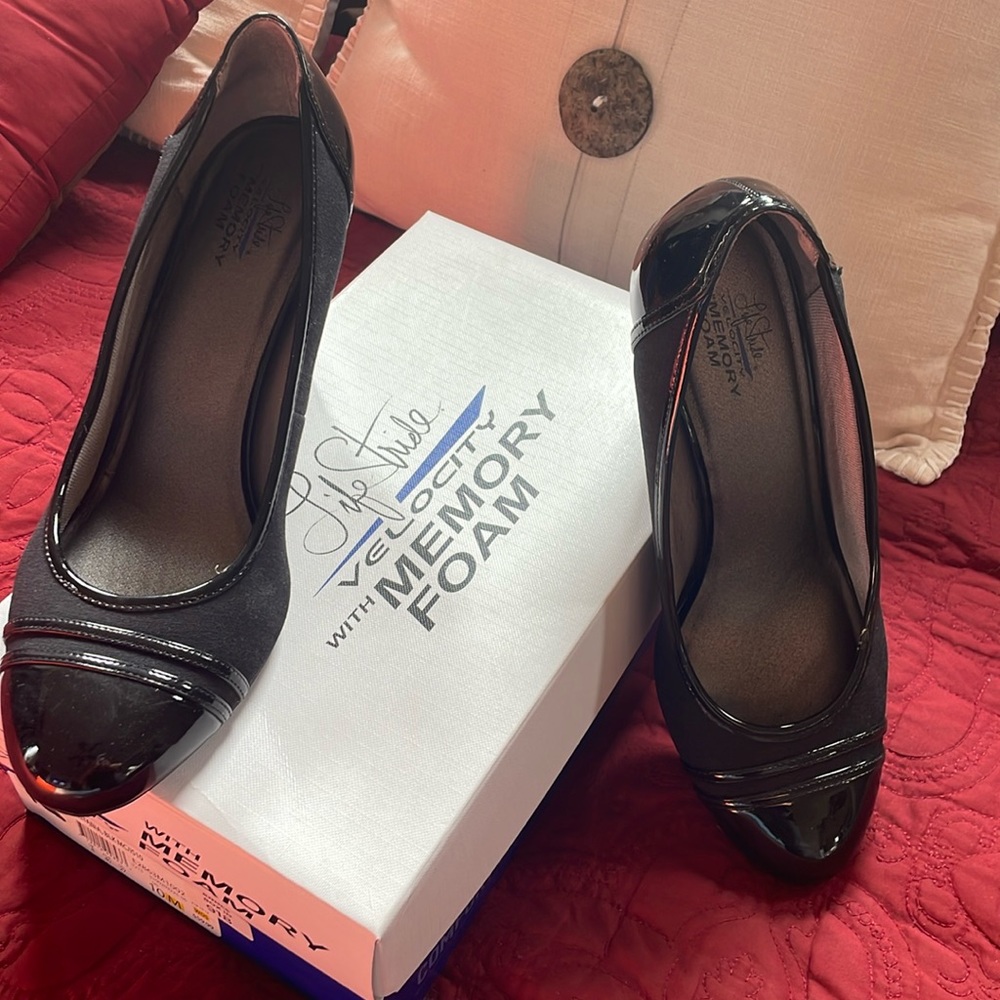 Life Stride Velocity “Britania” Memory Foam Heels